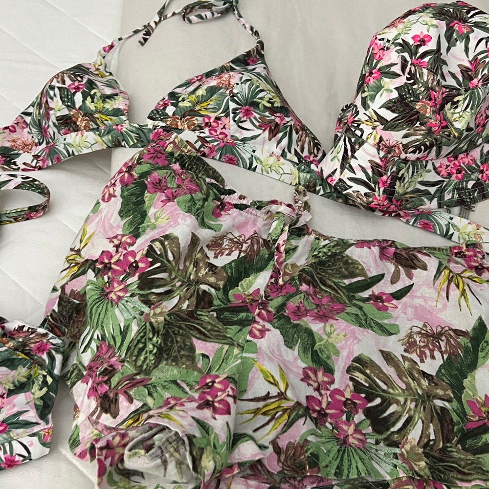 4 pc Victoria's Secret Floral Tropical Print Bikini Set in Pink, Green, White - Picture 6 of 14